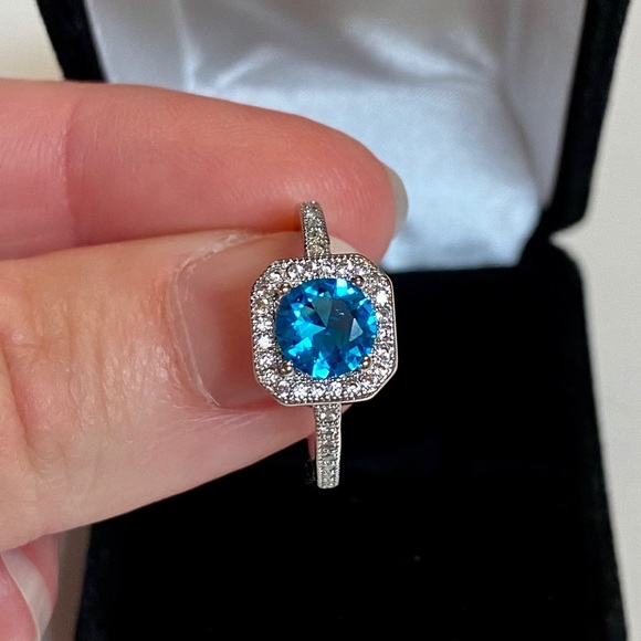 925 Sterling Silver Blue CZ Halo Fashion Ring - Picture 4 of 10